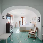 Con Piscina Con 8 Matrimoniali Ad Anacapri, By La Canostra Capri Anacapri (Isola di Capri)