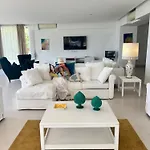 Con Piscina Con 8 Matrimoniali Ad Anacapri, By La Canostra Capri Villa *