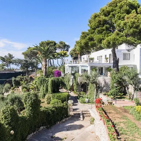 Con Piscina Con 8 Matrimoniali Ad Anacapri, By La Canostra Capri *
