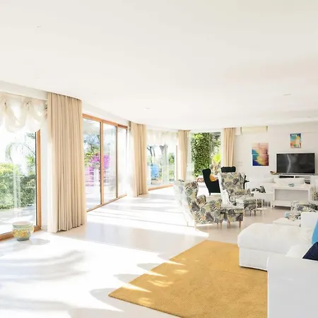 ヴィラ Con Piscina Con 8 Matrimoniali Ad Anacapri, By La Canostra Capri *