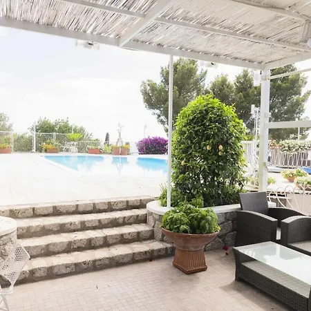 Con Piscina Con 8 Matrimoniali Ad Anacapri, By La Canostra Capri ヴィラ