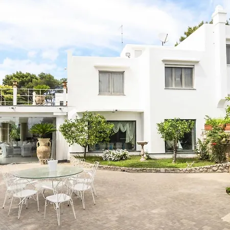 ヴィラ Con Piscina Con 8 Matrimoniali Ad Anacapri, By La Canostra Capri