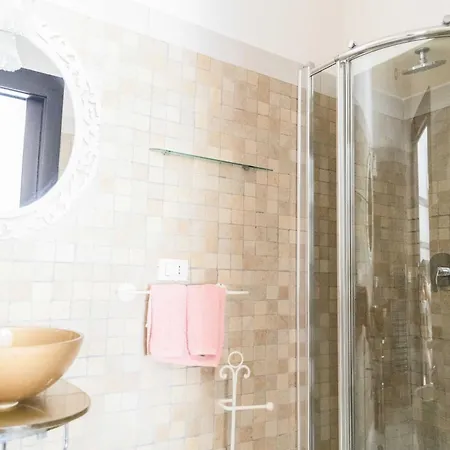 Con Piscina Con 8 Matrimoniali Ad Anacapri, By La Canostra Capri アナカプリ