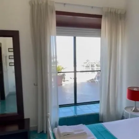 Con Piscina Con 8 Matrimoniali Ad Anacapri, By La Canostra Capri アナカプリ