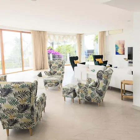 Con Piscina Con 8 Matrimoniali Ad Anacapri, By La Canostra Capri Anacapri (Isola di Capri)