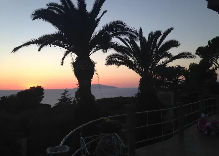 Vila Con Piscina Con 8 Matrimoniali Ad Anacapri, By La Canostra Capri Anacapri (Isola di Capri)