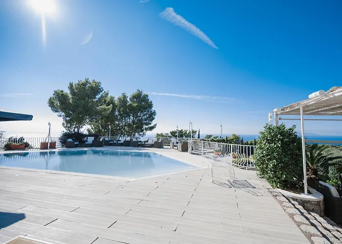 Vila Con Piscina Con 8 Matrimoniali Ad Anacapri, By La Canostra Capri Anacapri (Isola di Capri)