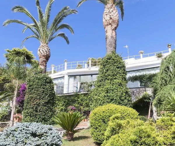 Con Piscina Con 8 Matrimoniali Ad Anacapri, By La Canostra Capri *