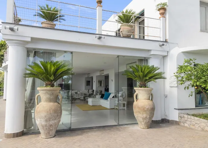 Villa Con Piscina Con 8 Matrimoniali Ad Anacapri, By La Canostra Capri Anacapri (Isola di Capri)