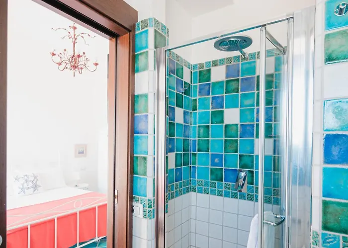 Vila Con Piscina Con 8 Matrimoniali Ad Anacapri, By La Canostra Capri *