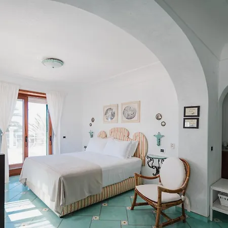 Villa Con Piscina Con 8 Camere Matrimoniali Ad Anacapri, By La Canostra Capri