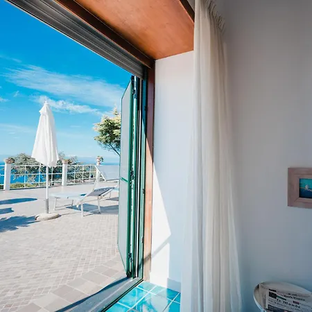Con Piscina Con 8 Matrimoniali Ad Anacapri, By La Canostra Capri אנה קאפרי