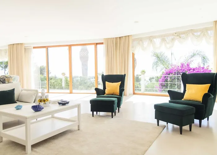 Con Piscina Con 8 Matrimoniali Ad Anacapri, By La Canostra Capri Анакапри