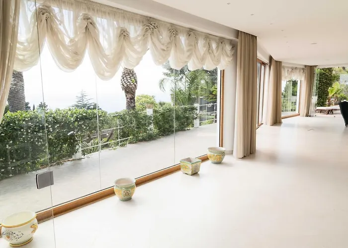 Con Piscina Con 8 Matrimoniali Ad Anacapri, By La Canostra Capri *