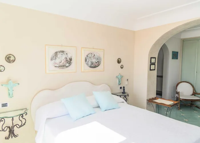 Вилла Con Piscina Con 8 Matrimoniali Ad Anacapri, By La Canostra Capri