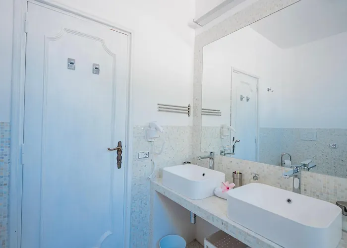 Вилла Con Piscina Con 8 Matrimoniali Ad Anacapri, By La Canostra Capri *