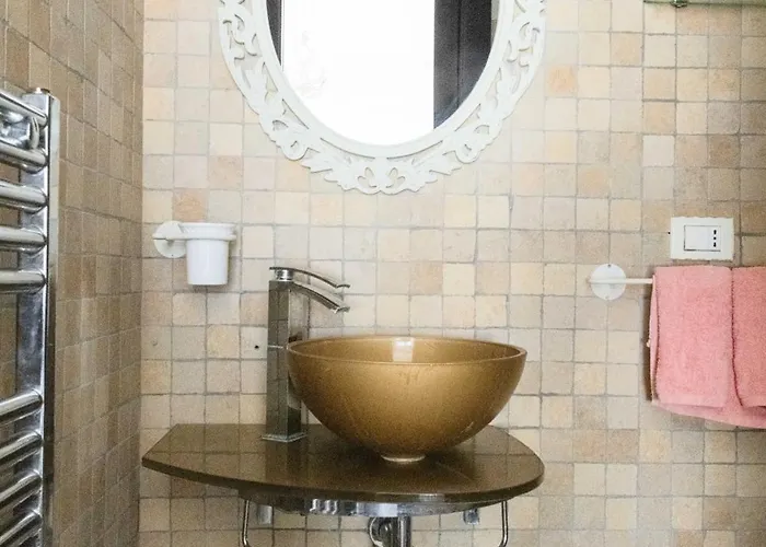 Con Piscina Con 8 Matrimoniali Ad Anacapri, By La Canostra Capri Анакапри