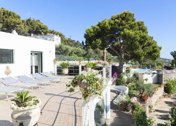 Вилла Con Piscina Con 8 Matrimoniali Ad Anacapri, By La Canostra Capri *