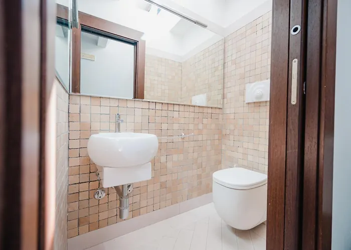 Con Piscina Con 8 Matrimoniali Ad Anacapri, By La Canostra Capri