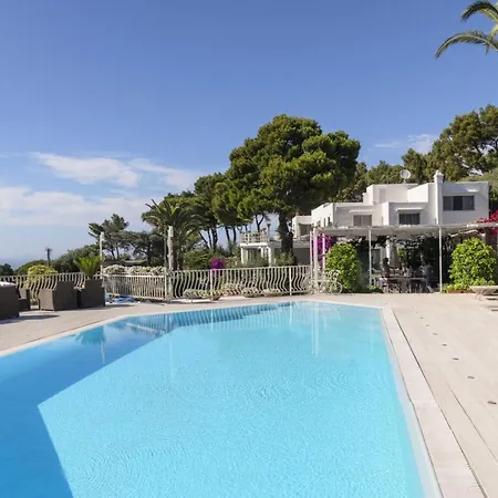 Con Piscina Con 8 Matrimoniali Ad Anacapri, By La Canostra Capri *