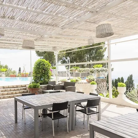 Villa Con Piscina Con 8 Camere Matrimoniali Ad Anacapri, By La Canostra Capri