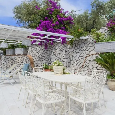 Villa Con Piscina Con 8 Matrimoniali Ad Anacapri, By La Canostra Capri Anacapri (Isola di Capri)