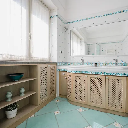 Con Piscina Con 8 Matrimoniali Ad Anacapri, By La Canostra Capri Anacapri (Isola di Capri)