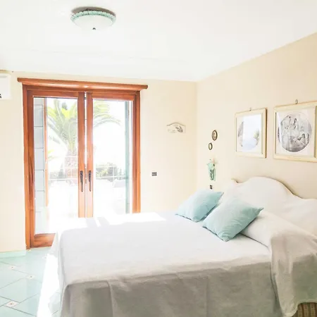 Villa Con Piscina Con 8 Camere Matrimoniali Ad Anacapri, By La Canostra Capri