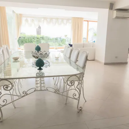 Villa Con Piscina Con 8 Camere Matrimoniali Ad Anacapri, By La Canostra Capri