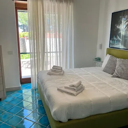 Villa Villa Con Piscina Con 8 Camere Matrimoniali Ad Anacapri, By La Canostra Capri *