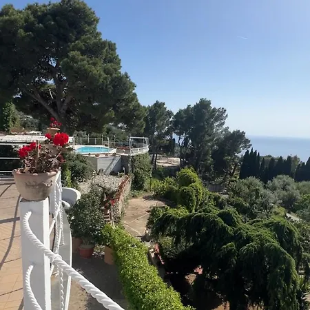 Villa Con Piscina Con 8 Camere Matrimoniali Ad Anacapri, By La Canostra Capri Villa *