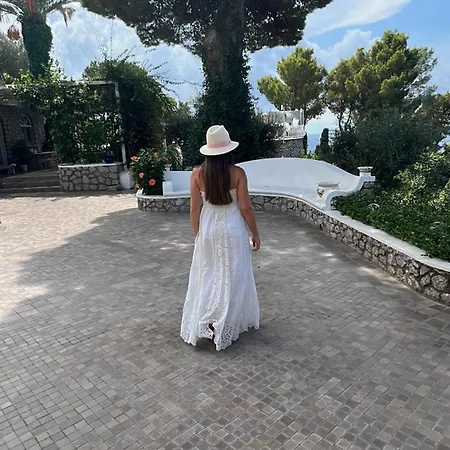 Villa Con Piscina Con 8 Camere Matrimoniali Ad Anacapri, By La Canostra Capri *