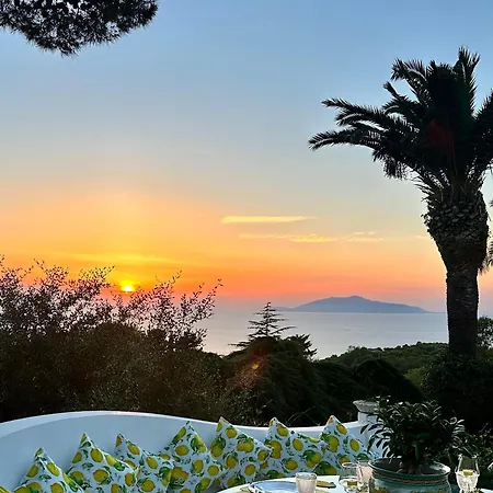 Villa Con Piscina Con 8 Camere Matrimoniali Ad Anacapri, By La Canostra Capri Villa