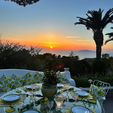 Villa Villa Con Piscina Con 8 Camere Matrimoniali Ad Anacapri, By La Canostra Capri *