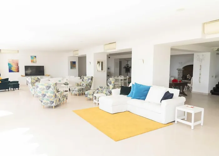 Con Piscina Con 8 Matrimoniali Ad Anacapri, By La Canostra Capri * Anacapri (Isola di Capri)