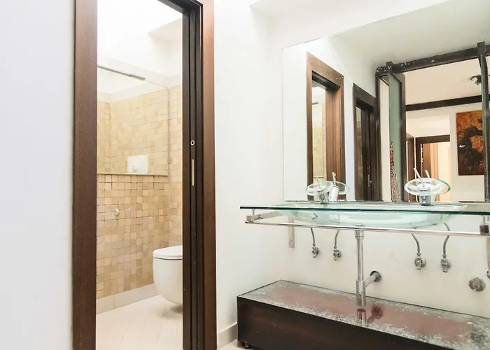 Villa Con Piscina Con 8 Matrimoniali Ad Anacapri, By La Canostra Capri